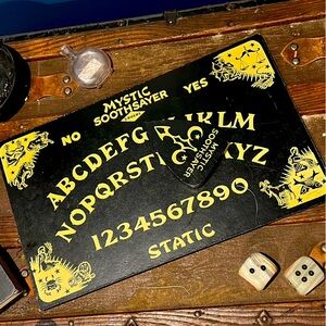RARE 1940s Mystic Soothsayer Black Gold Ouija Board 40s Witchcraft TRUE VINTAGE